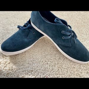 Men’s casual shoes